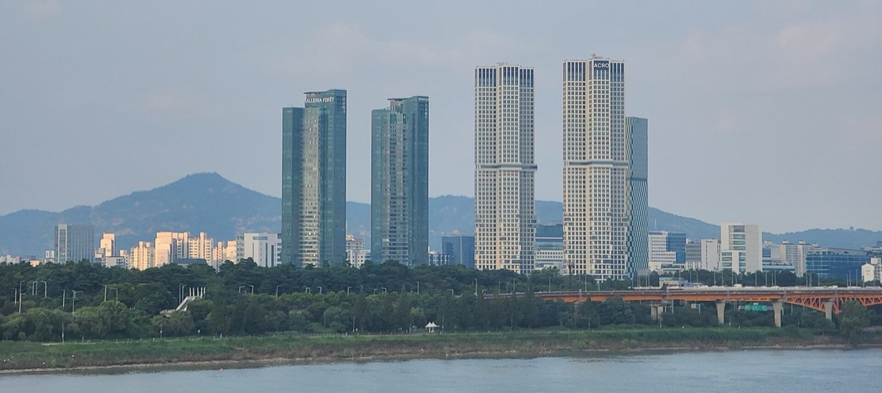 동호대교에서 본 서울 성동구 서울숲 일대의 고층 아파트. 2023년 7월 촬영된 자료사진이다.