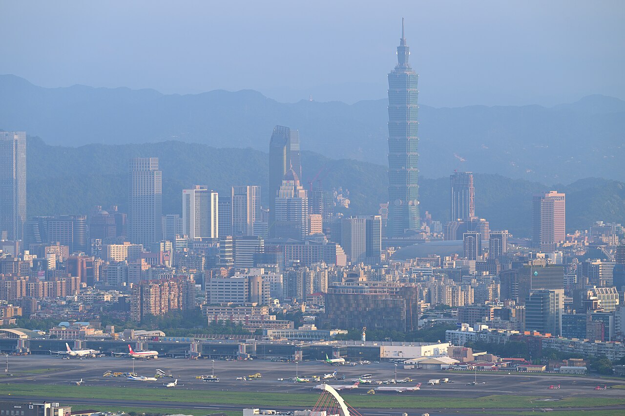 2026년 4월 19일 촬영한 대만 타이베이 도심과 쑹산공항 일대.